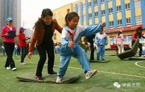 冷门！湖人输给垫底球队，赛后数据盘点，最大输球责任并非东契奇